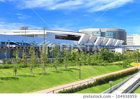 [Tokyo] Toyosu Market under sunny weather (Central Wholesale Market) 104938959