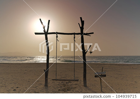 [Yuhigaura Beach (Evening)] Hamazume, Aminocho, Kyotango City, Kyoto Prefecture 104939715