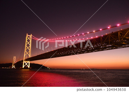 明石海峽大橋，照亮了 104943638