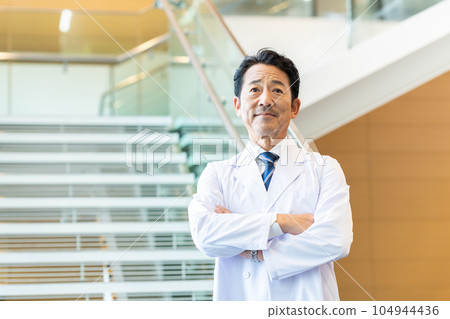 中年醫生男 104944436
