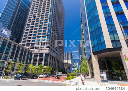 《Tokyo》 Nihonbashi, office district 104944684