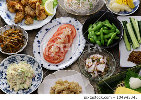 Drink at home with a popular izakaya menu 104945345