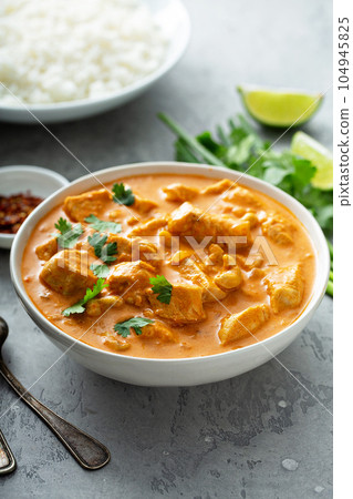 Chicken and cashew red curry 104945825
