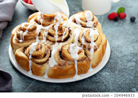 Home made cinnamon buns Home made cinnamon buns 104946933