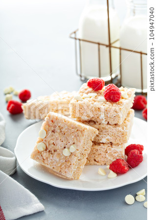 Rice crispy treats 104947040
