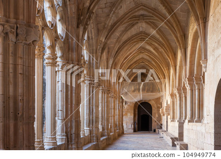 Arched gallery of cloister of Monastery of Santa Maria de Santes Creus Arched gallery of cloister of Monastery of Santa Maria de Santes Creus 104949774