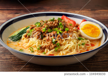 Cold noodles 104949830