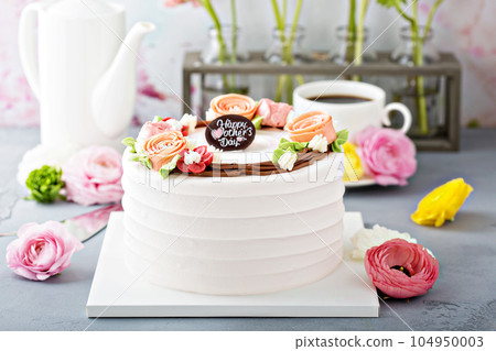 Mothers day cake with flowers 104950003