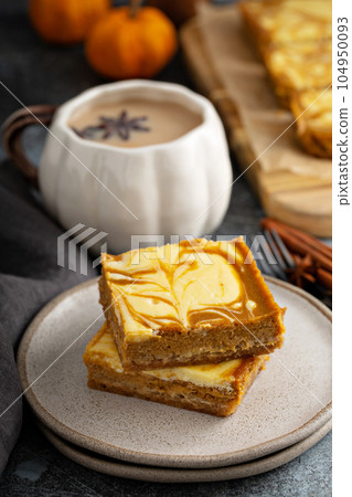 Pumpkin cheesecake bars Pumpkin cheesecake bars 104950093