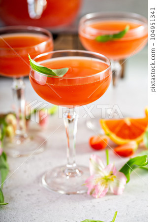 Strawberry and basil sparkling punch Strawberry and basil sparkling punch 104951341