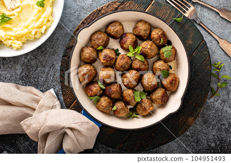 Swedish meatballs in a cast iron pan Swedish meatballs in a cast iron pan 104951493