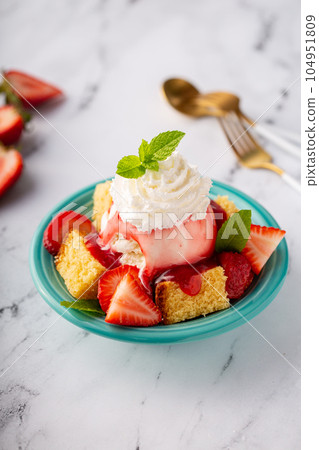 Summer dessert, pound cake with ice cream 104951809