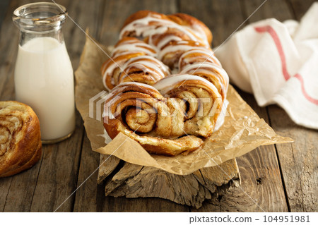 Cinnamon rolls with milk Cinnamon rolls with milk 104951981