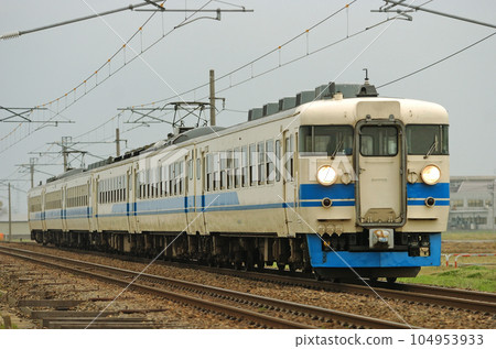 Hokuriku Main Line Kaga Kasama - Mikawa JR West A12+A02 formation (Kanazawa) 104953933