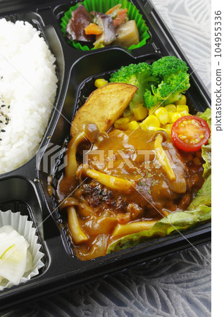 燉美味蘑菇漢堡午餐 燉美味蘑菇漢堡午餐 104955336