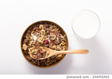 Granola Chocolate & Raspberry Granola Chocolate & Raspberry 104956403