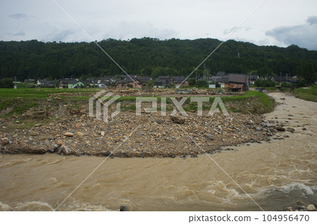 白岩川遭遇大雨後,白岩大橋周邊 白岩川遭遇大雨後,白岩大橋周邊 104956470