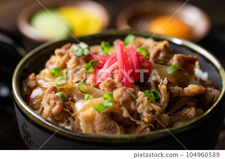 Beef bowl Chin in the microwave! Affordable Frozen Beef Bowl (with Red Ginger) 104960589