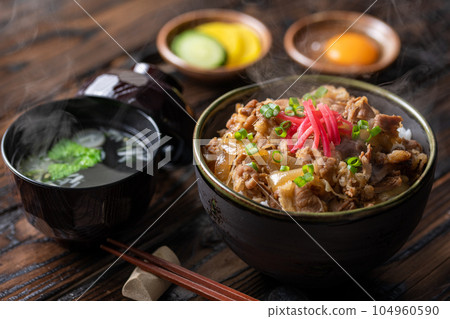 Beef bowl Chin in the microwave! Affordable Frozen Beef Bowl (with Red Ginger) 104960590