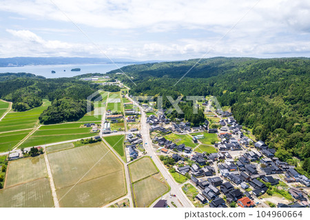 Drone shooting | Blue sky and natural scenery of Notojima and Nanao Bay | Shooting the south side of Notojima | Nanao City, Ishikawa Prefecture 104960664