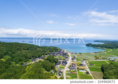 無人機拍攝 | 能登島和七尾灣的藍天和自然風光 | 拍攝北側 | 石川縣七尾市 104960672