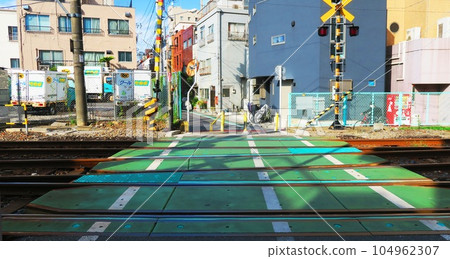 Scenery near the Katase Expressway crossing on the Joban Freight Line 104962307