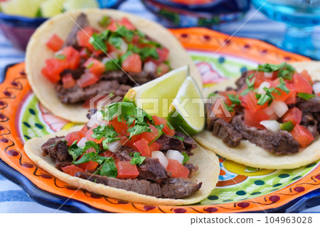 Delicious Mexican tacos 104963028