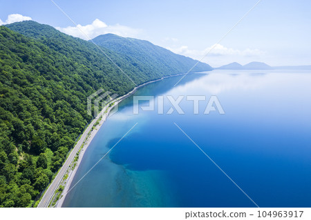 夏季支笏湖鳥瞰圖（支笏湖藍） 104963917