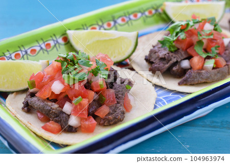 美味的墨西哥炸玉米餅 104963974