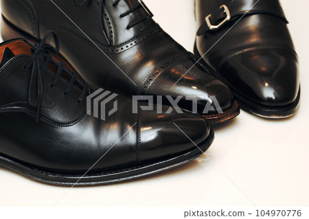Multiple polished leather shoes 104970776