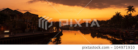 越南會安運河上的日出 104971910