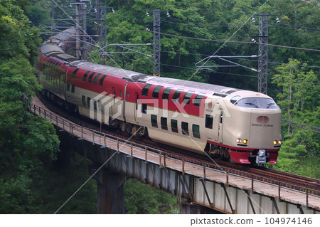 伯備線臥舖特快日出出雲 104974146