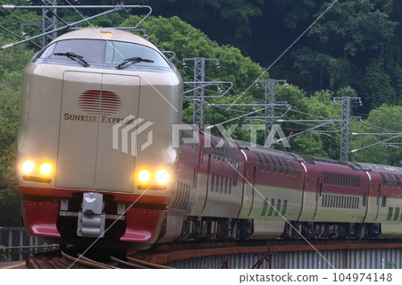 伯備線臥舖特快日出出雲 104974148