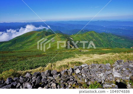 月山的姥嶽山脊線 月山的姥嶽山脊線 104974886