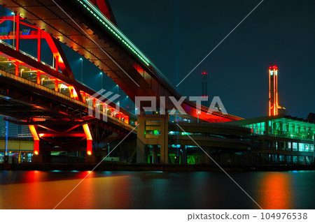 Illuminated Kobe Ohashi Bridge at night 104976538