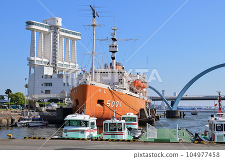 [Aichi] Stroll around Nagoya Port. Antarctic observation ship Fuji, Port of Nagoya Aquarium, gourmet food, famous port water art fireworks, etc. can be enjoyed by the whole family. 104977458