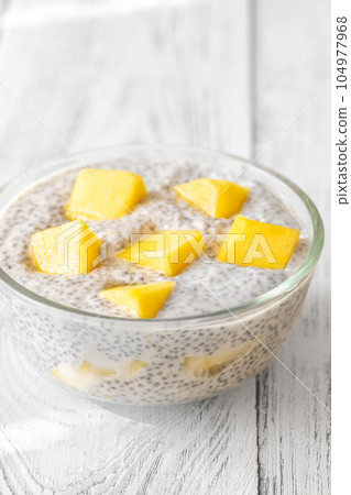 Chia pudding with mango 104977968