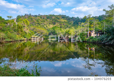 The lake in the khao kheow open zoo 104978203