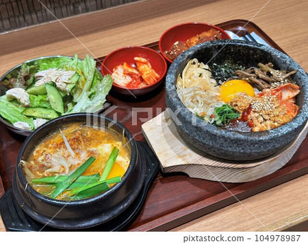 Korean cuisine  104978987