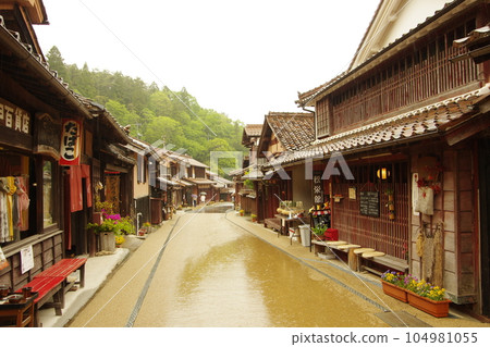 雨中的岡山吹屋紅街景 104981055