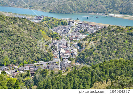 [從大石山展望台眺望城崎溫泉街]兵庫縣豐岡市城崎町湯島 104984257