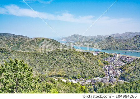 [從大石山展望台眺望城崎溫泉街]兵庫縣豐岡市城崎町湯島 104984260