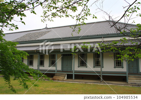 The wooden building of the former Zentsuji Kaikosha (from the backyard side) 104985534