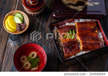 Unaju Unadon On the day of the midsummer ox, eat eel over rice (with soup and pickles), an eel dish full of stamina. 104990064