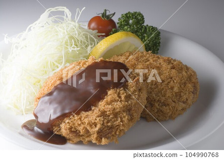 醬汁炸丸子 醬汁炸丸子 104990768