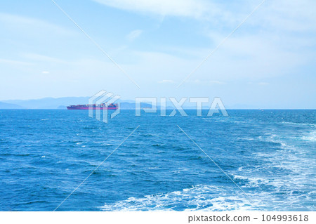 集裝箱船出海 104993618