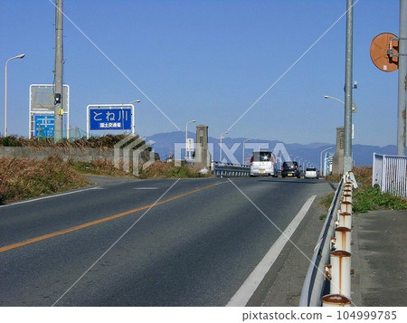 ``Jobu Ohashi (December 2010)'' connects Fukaya City, Saitama Prefecture and Isesaki City, Gunma Prefecture. Reconstruction completed on March 31, 2018 ``Jobu Ohashi (December 2010)'' connects Fukaya City, Saitama Prefecture and Isesaki City, Gunma Prefecture. Reconstruction completed on March 31, 2018 104999785