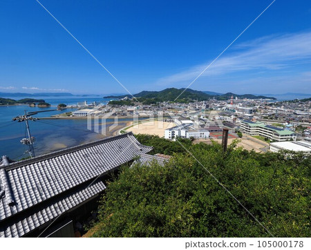 Tomioka Hachiman Shrine photographed with birod [Shodoshima, Kagawa Prefecture (Tonosho Town)] 2 105000178