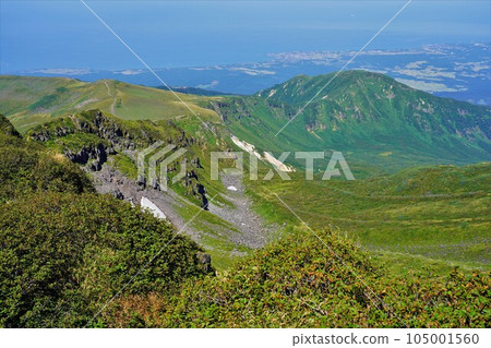 Mt. Inakura from Mt. Fusehai of Mt. Chokai 105001560