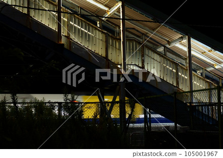 特急出發的夜間車站 105001967